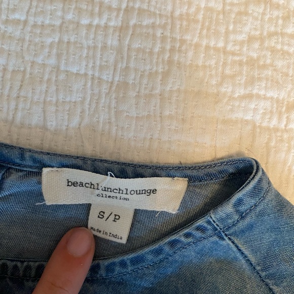 Beach lunch lounge: denim shirt - Picture 2 of 3